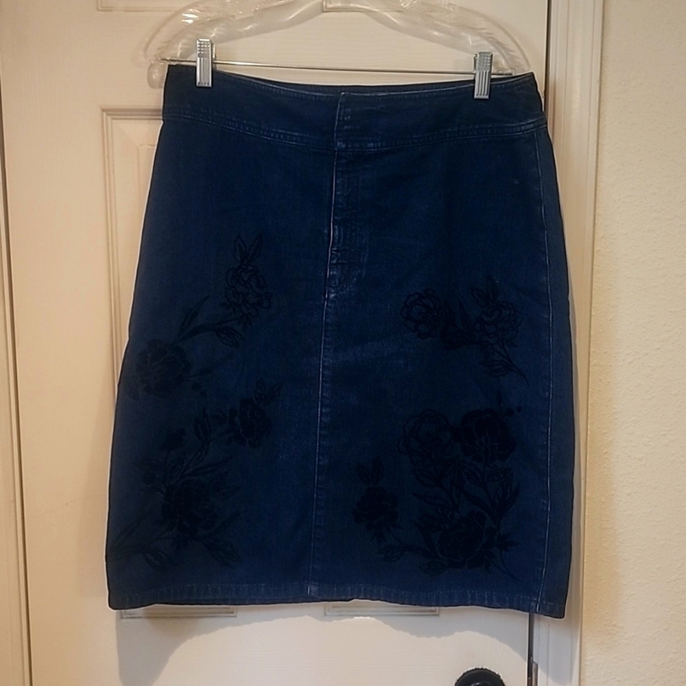 Liz Claiborne Embellished Skirt - sz 12